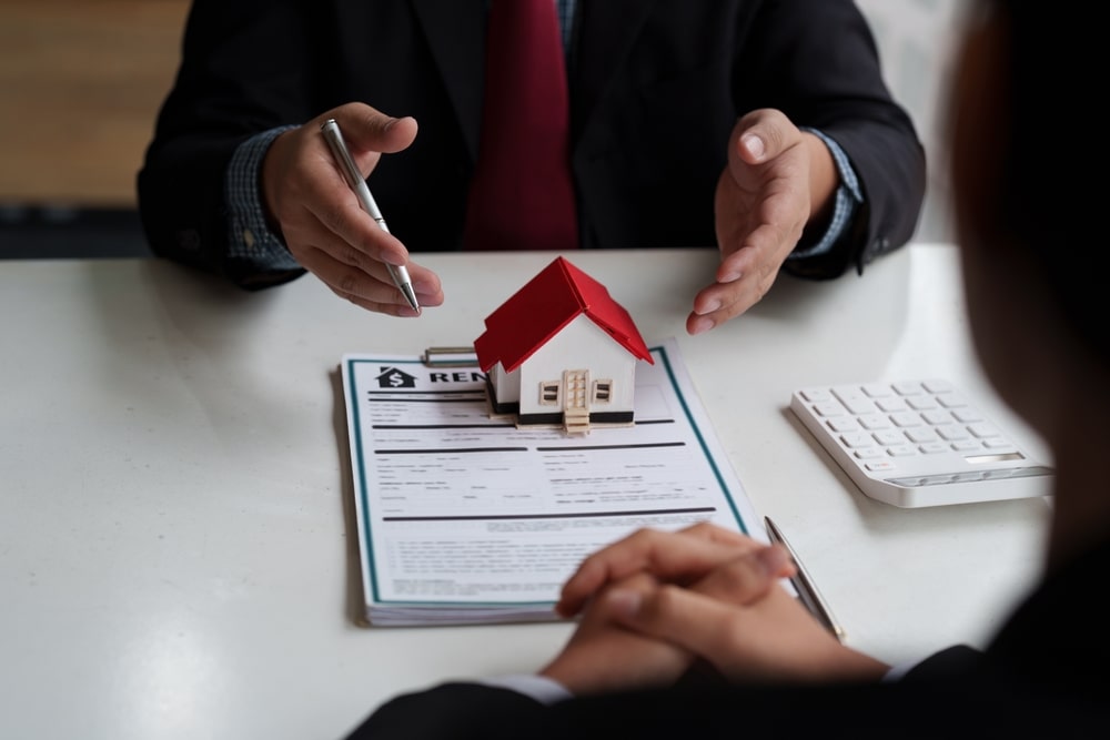 Les 5 critères clés à prendre en compte pour choisir le meilleur courtier en prêt immobilier